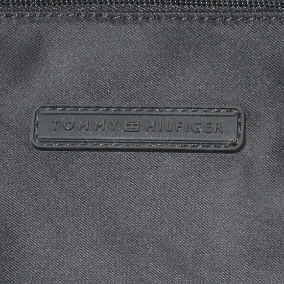NWT TOMMY HILFIGER TRAVEL SET BLACK main image 7